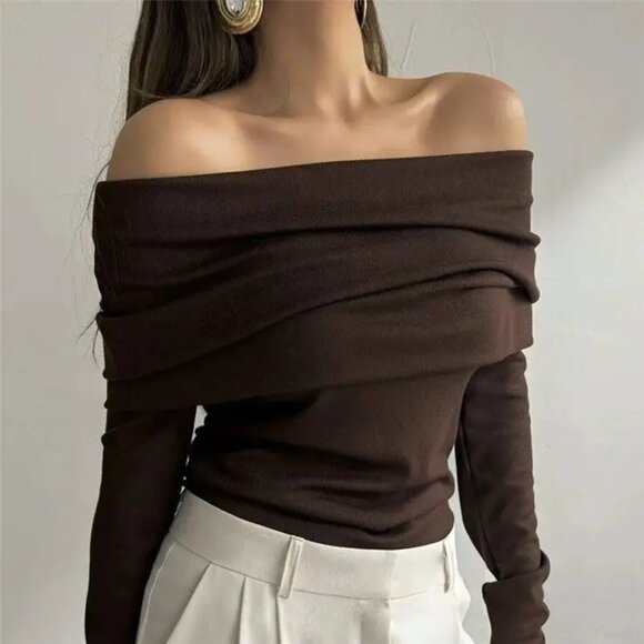 Off-Shoulder Red Foldover Sweater Top - Picture 4 of 6